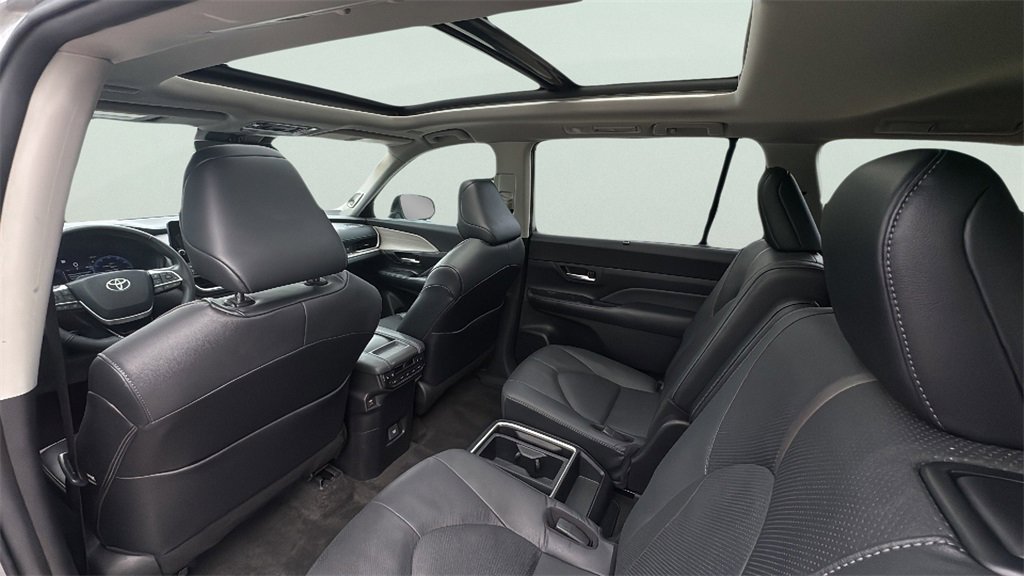 Used 2024 Toyota Grand Highlander XLE image 27