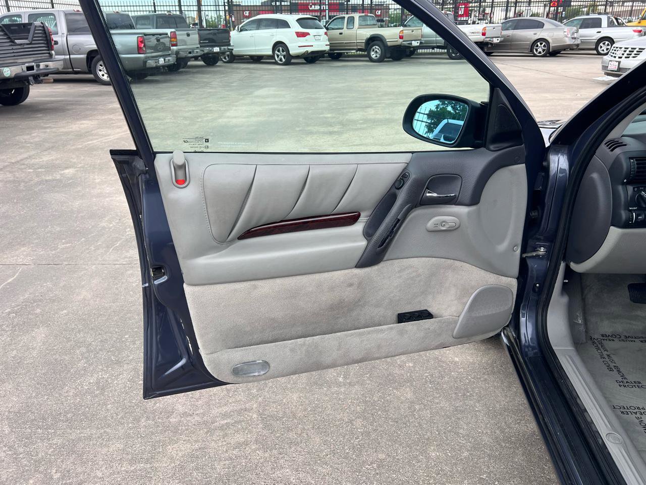 Used 1997 Cadillac Catera RWD image 33