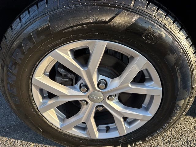 Certified 2022 Jeep Grand Cherokee Limited image 9