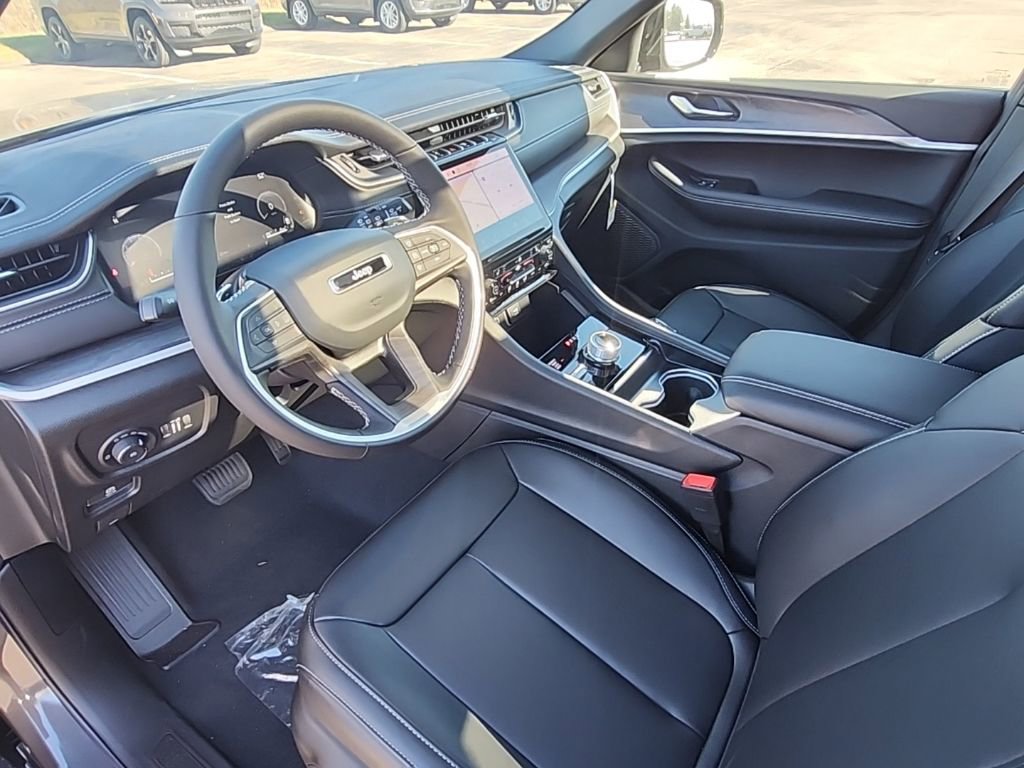New 2025 Jeep Grand Cherokee L Limited w/ Black Appearance Package AWD/4WD image 27