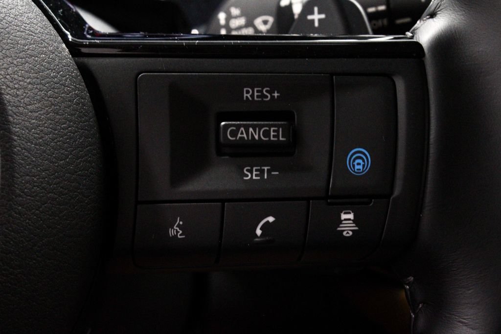 Certified 2025 Nissan Pathfinder Platinum w/ Cargo Package AWD/4WD image 30
