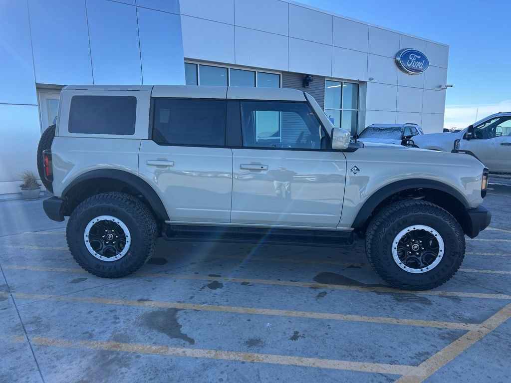 New 2025 Ford Bronco Outer Banks w/ Sasquatch Package image 2