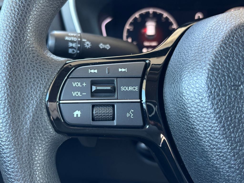 Used 2024 Honda Pilot LX image 11