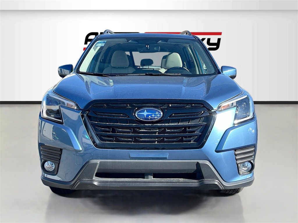 Used 2024 Subaru Forester Premium image 2