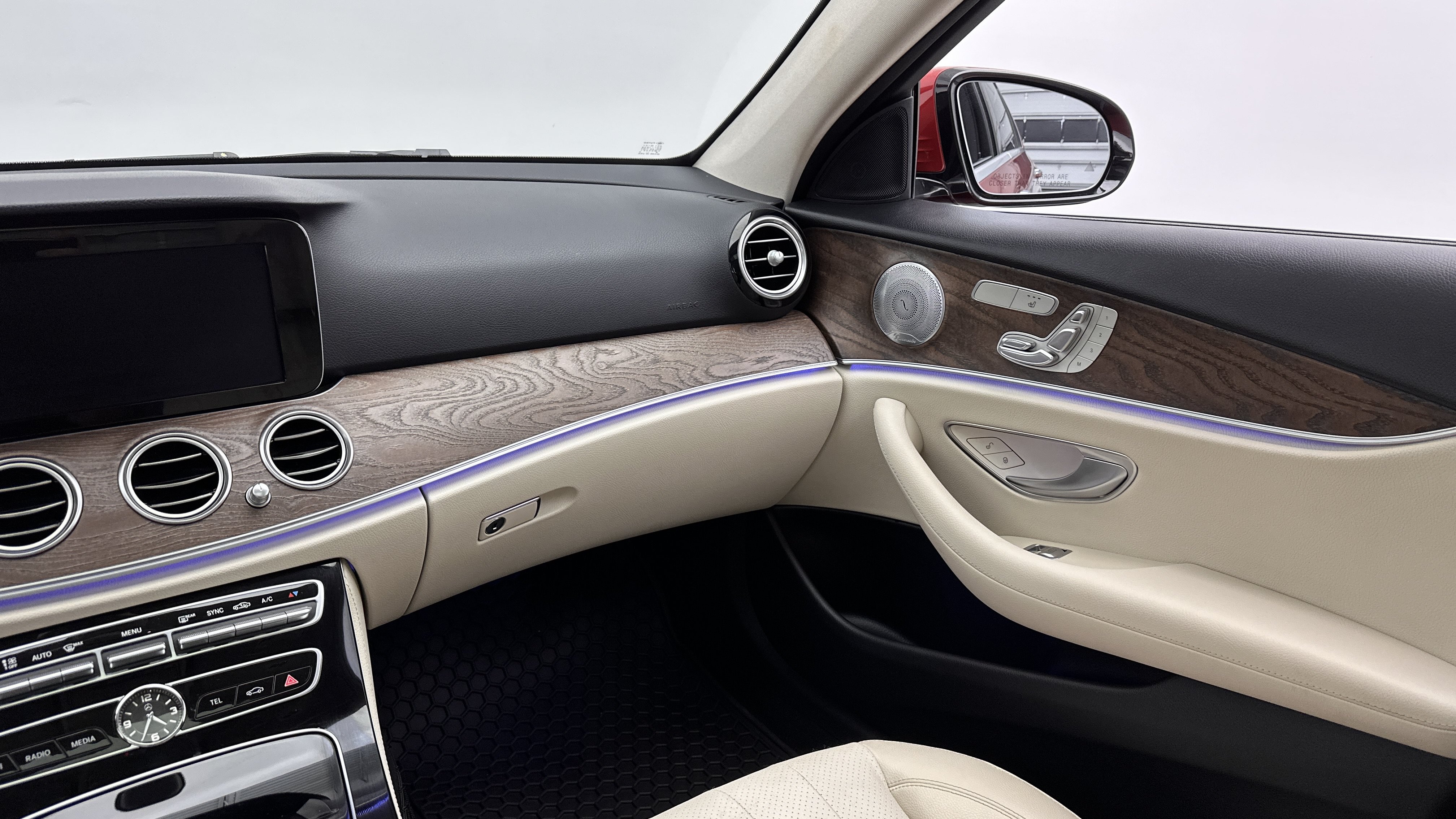 Used 2017 Mercedes-Benz E 300 image 28