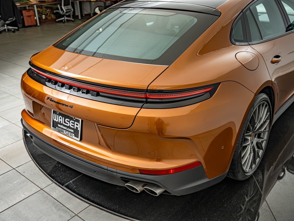 Certified 2024 Porsche Panamera 4 AWD/4WD image 21