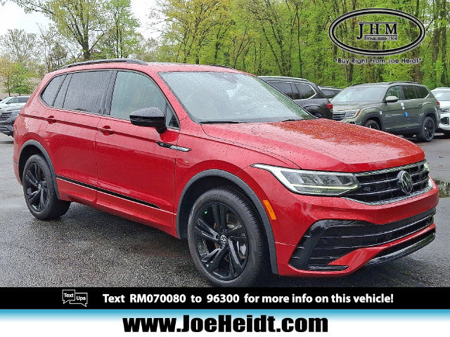 Used 2024 Volkswagen Tiguan SE R-Line AWD/4WD image 1