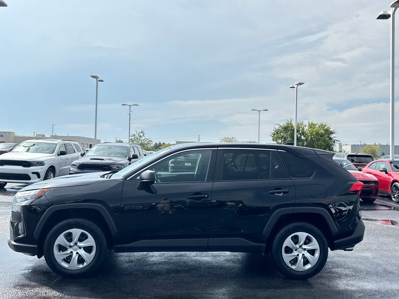 Used 2025 Toyota RAV4 LE AWD/4WD image 6