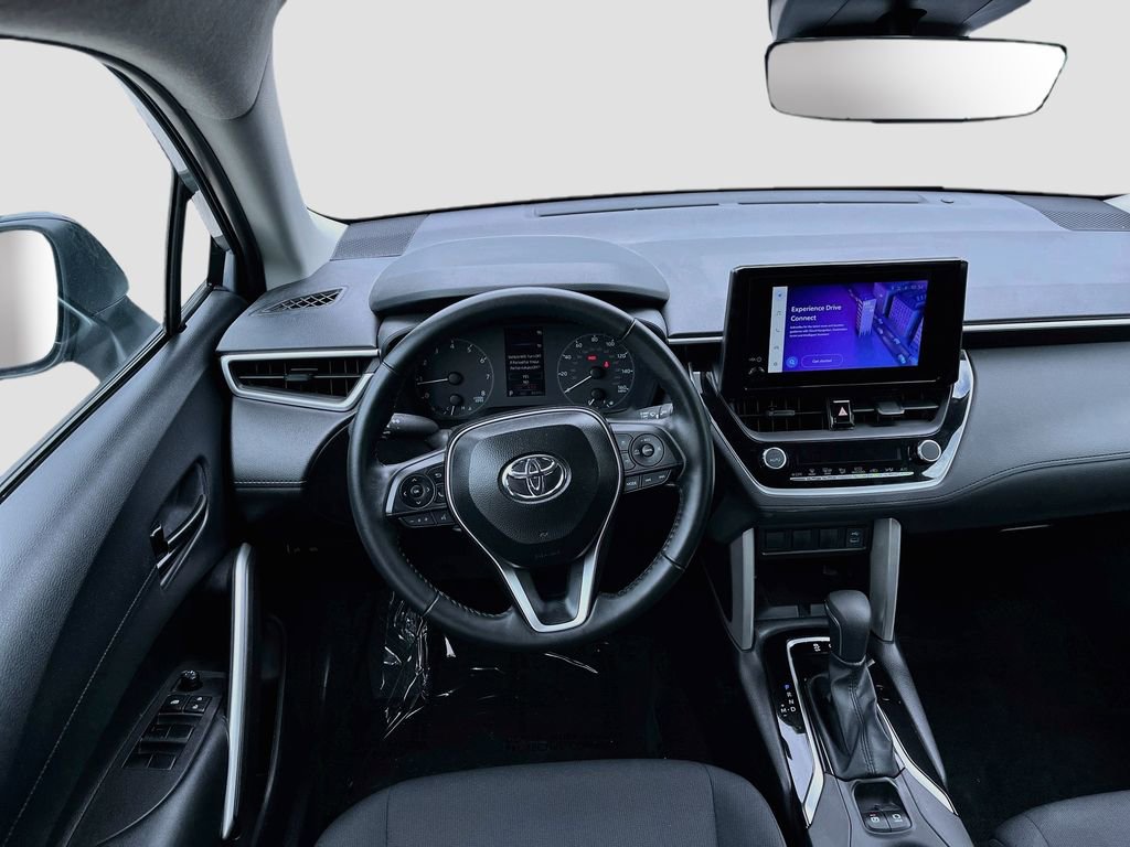 Used 2025 Toyota Corolla Cross LE FWD image 21