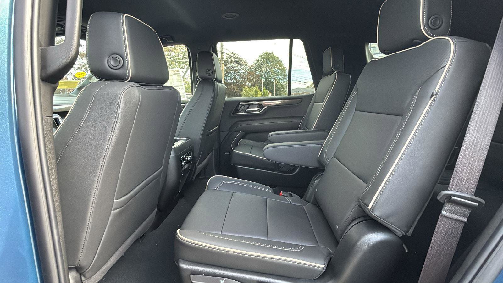 New 2026 GMC Yukon Elevation w/ LPO, Elevation Black Package image 27