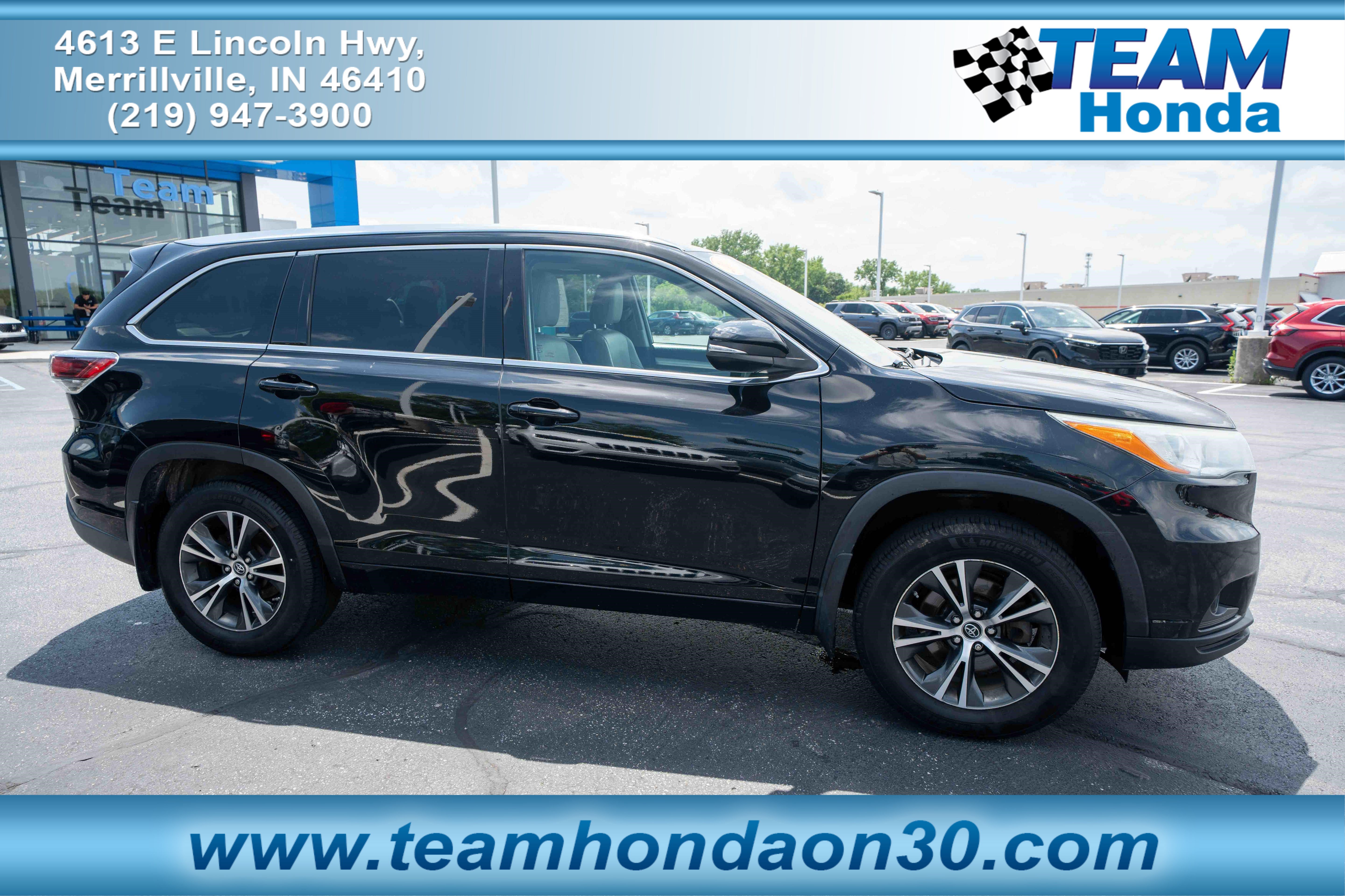 Used 2016 Toyota Highlander XLE AWD/4WD image 1