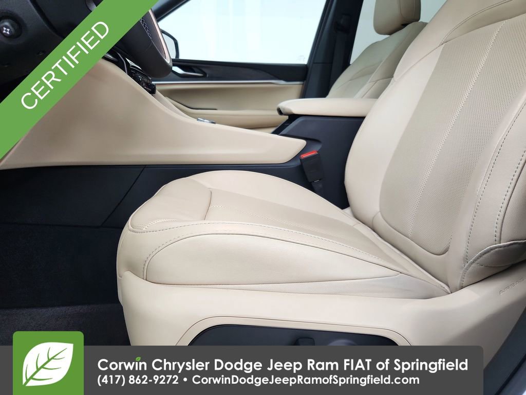 Certified 2024 Jeep Grand Cherokee Limited w/ Luxury Tech Group II AWD/4WD image 19