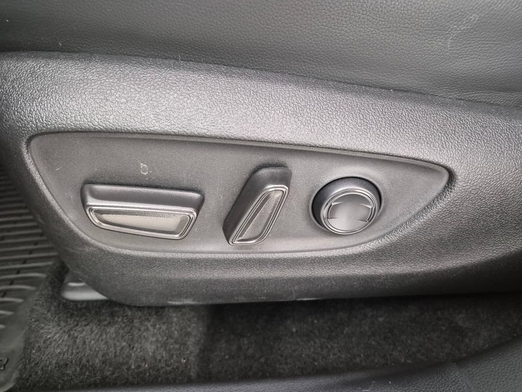 Used 2025 Toyota Highlander XLE AWD/4WD image 21
