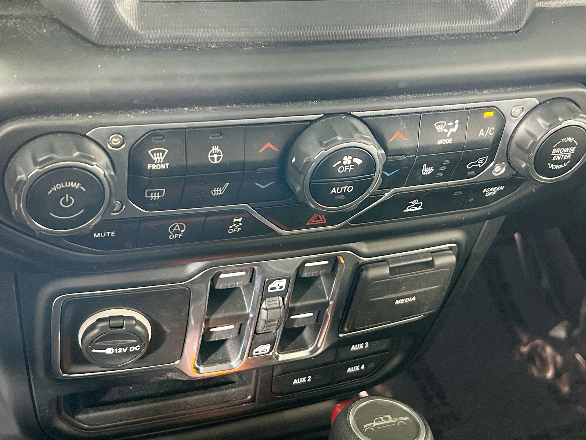 Used 2023 Jeep Gladiator Sport AWD/4WD image 16