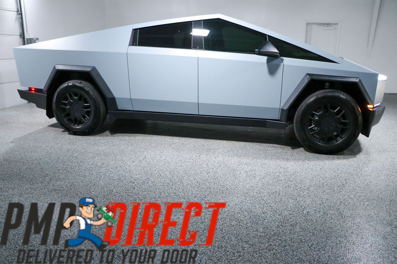 Used 2024 Tesla Cybertruck AWD Crew Cab image 6