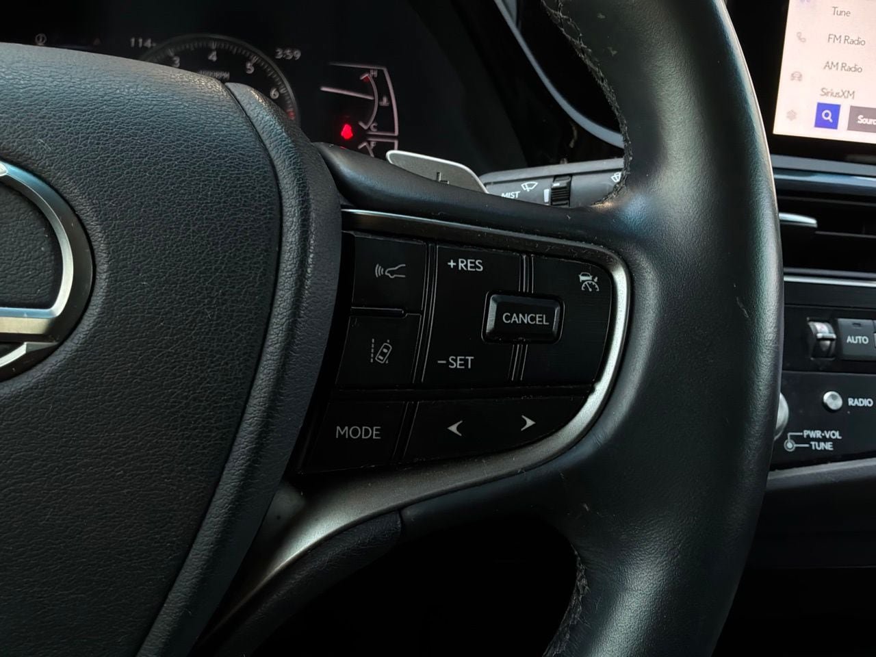 Used 2025 Lexus ES 350 w/ Accessory Package (Z1) FWD image 34