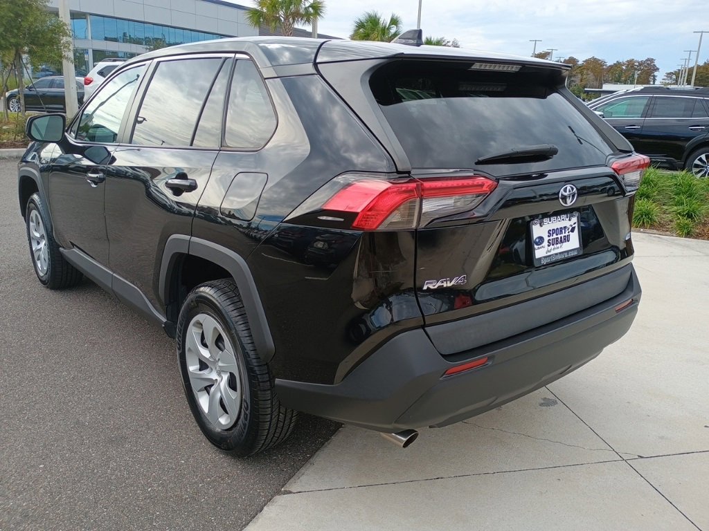 Used 2022 Toyota RAV4 LE image 7