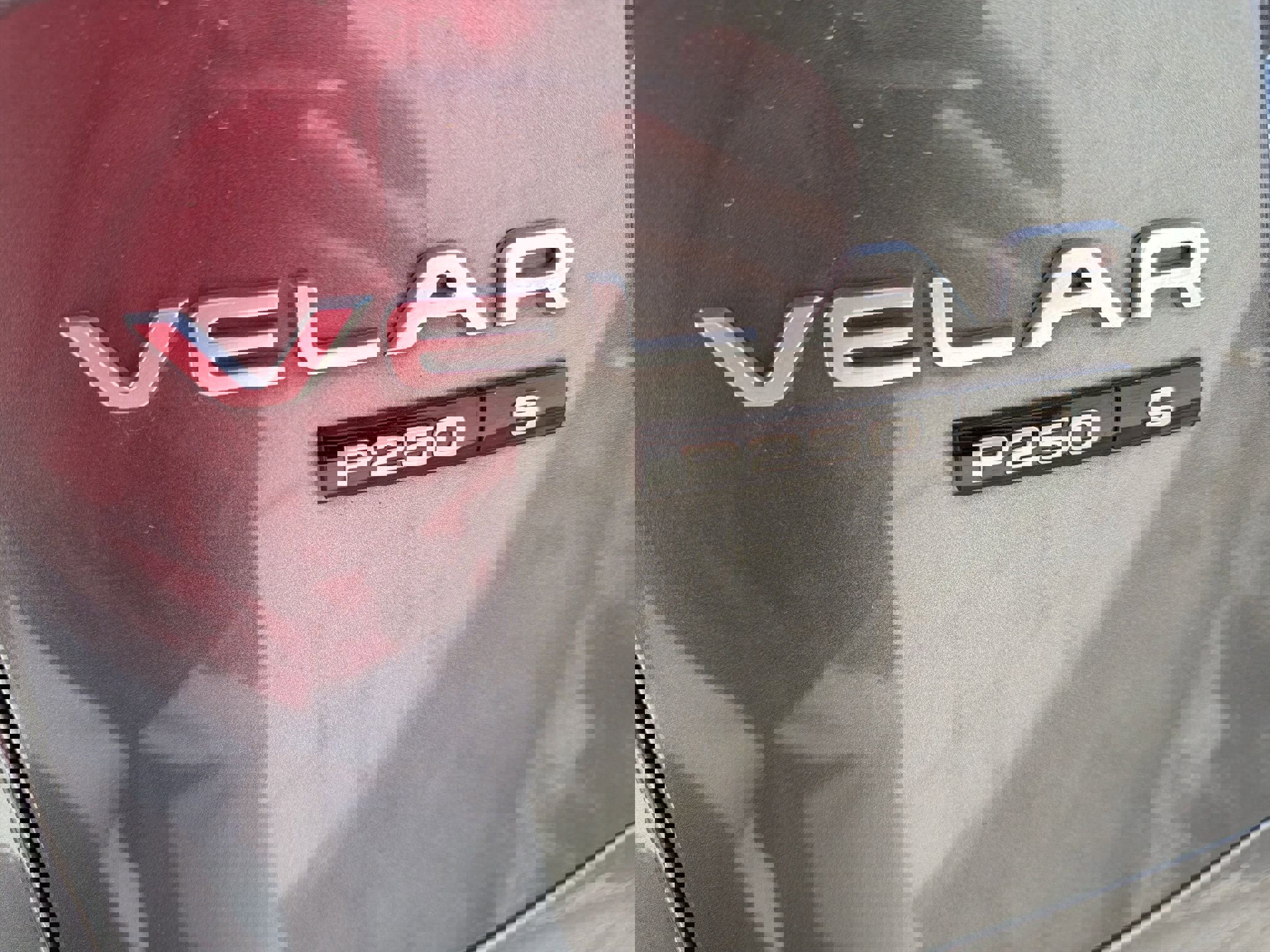 Used 2019 Land Rover Range Rover Velar S image 9