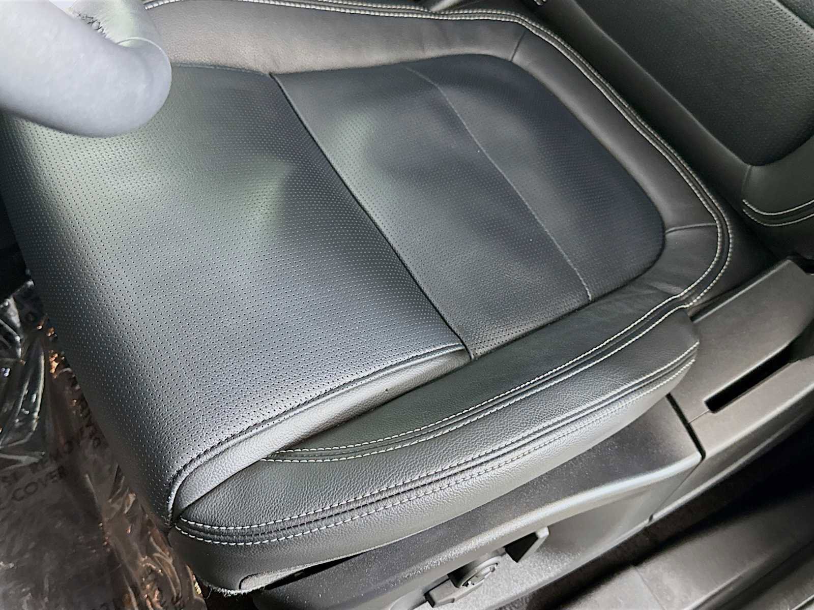 Used 2024 Jaguar E-PACE R-Dynamic SE image 20