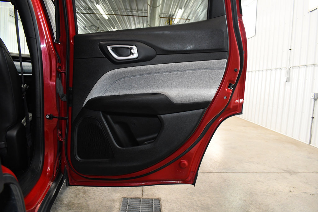 Used 2024 Jeep Compass Latitude AWD/4WD image 25