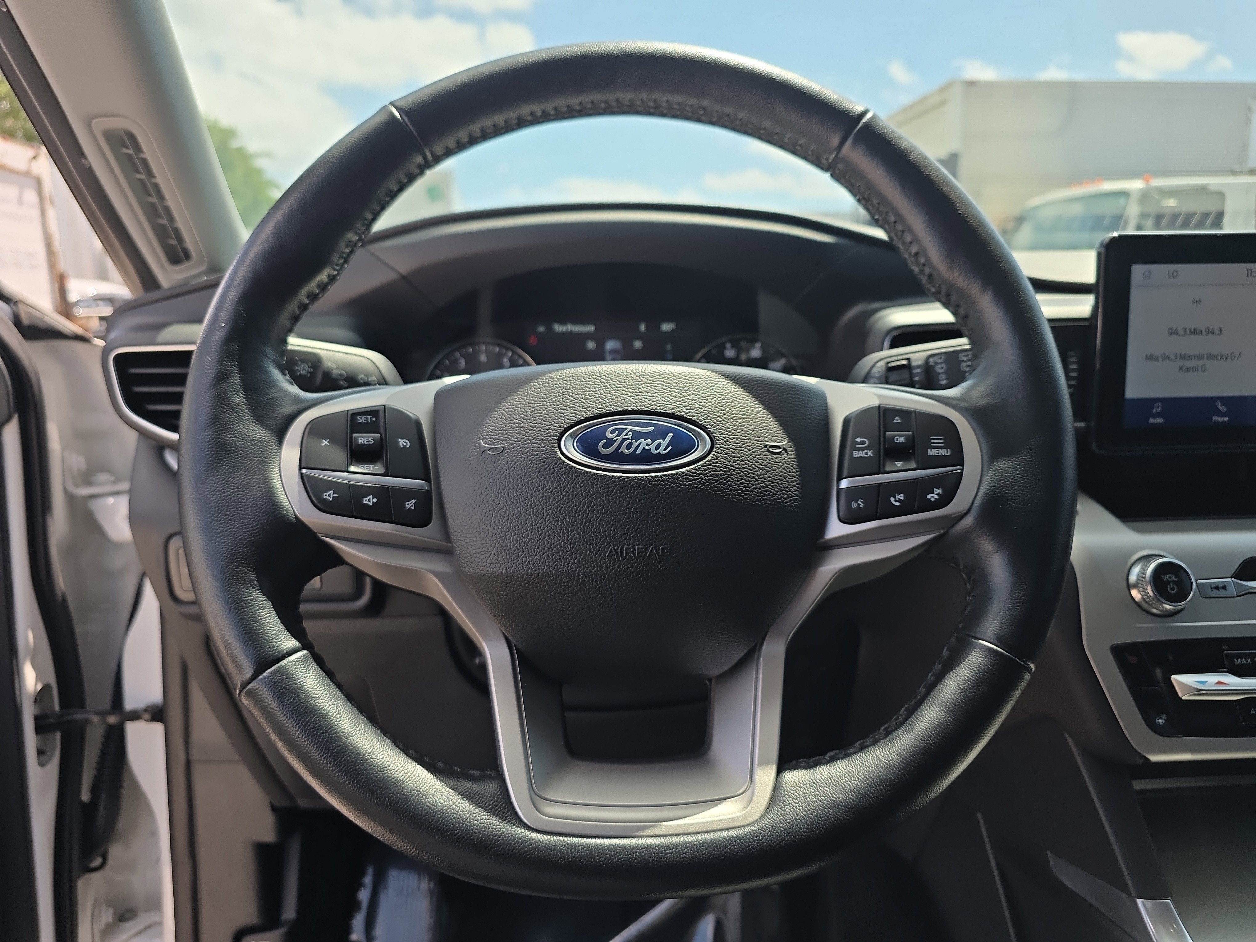 Used 2022 Ford Explorer XLT w/ Equipment Group 202A RWD image 30