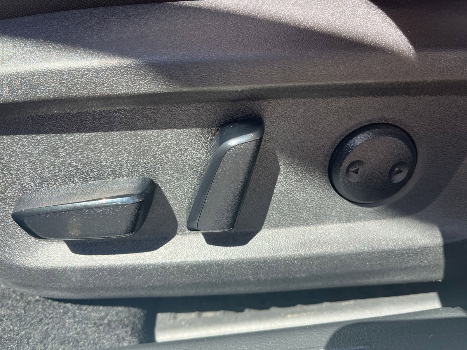 Used 2024 Nissan Rogue SV image 22