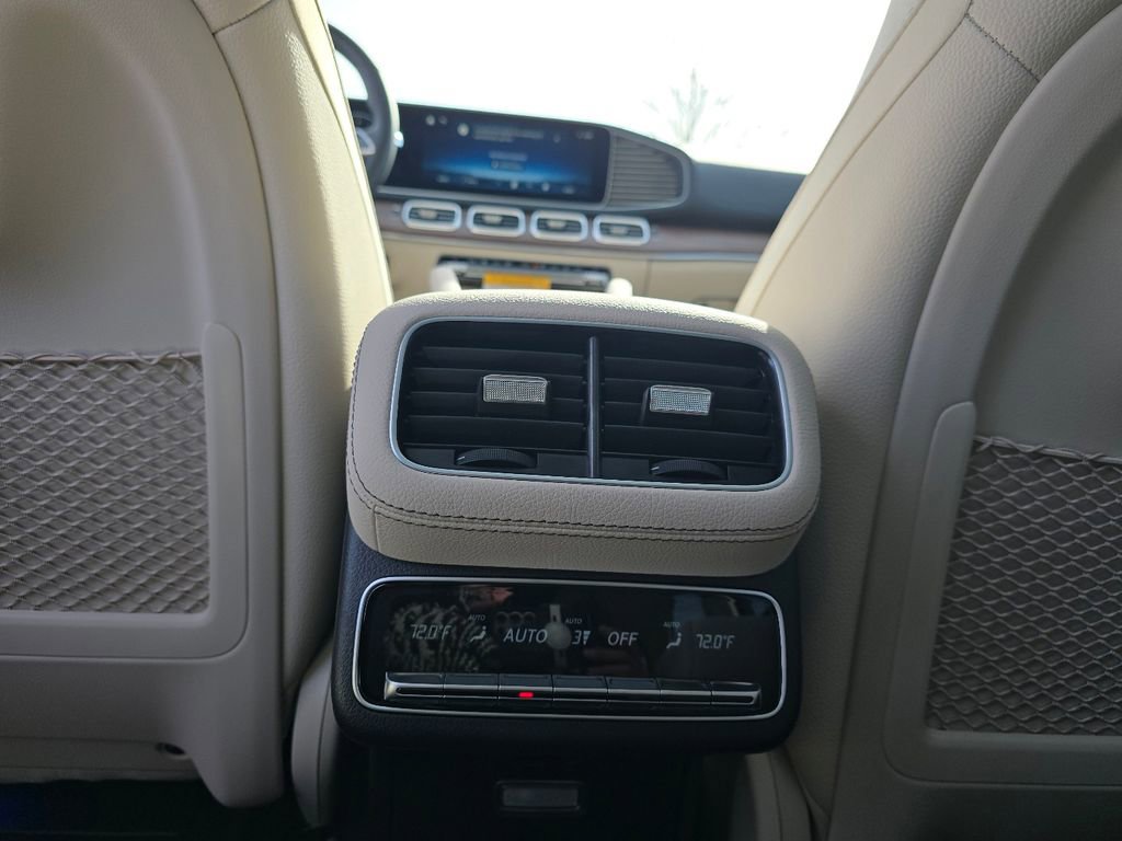 New 2026 Mercedes-Benz GLS 450 4MATIC image 25