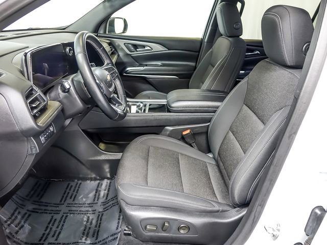 Used 2024 Chevrolet Traverse LT image 12