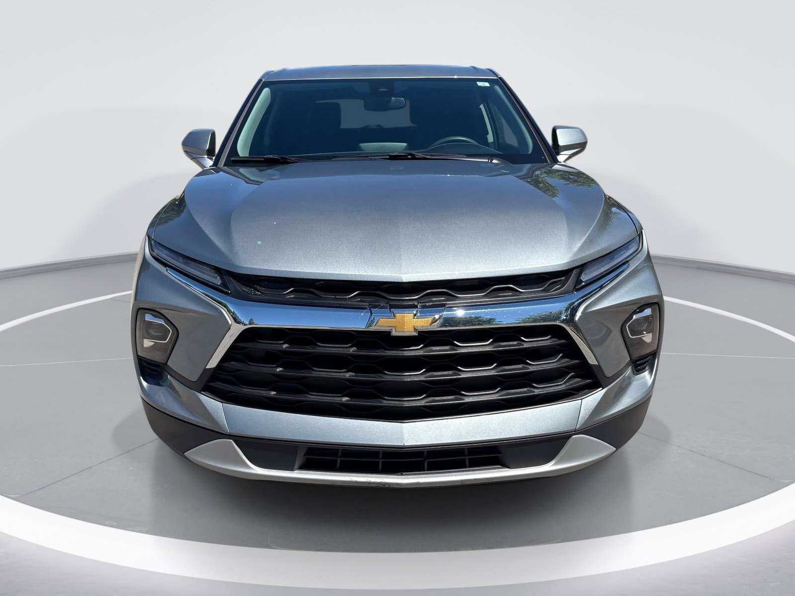 Used 2025 Chevrolet Blazer LT AWD/4WD image 2