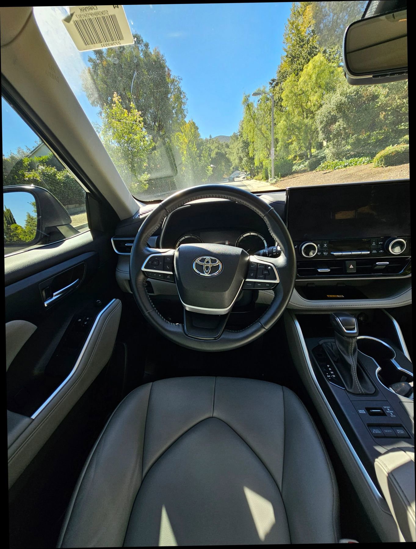 Used 2023 Toyota Highlander XLE image 33