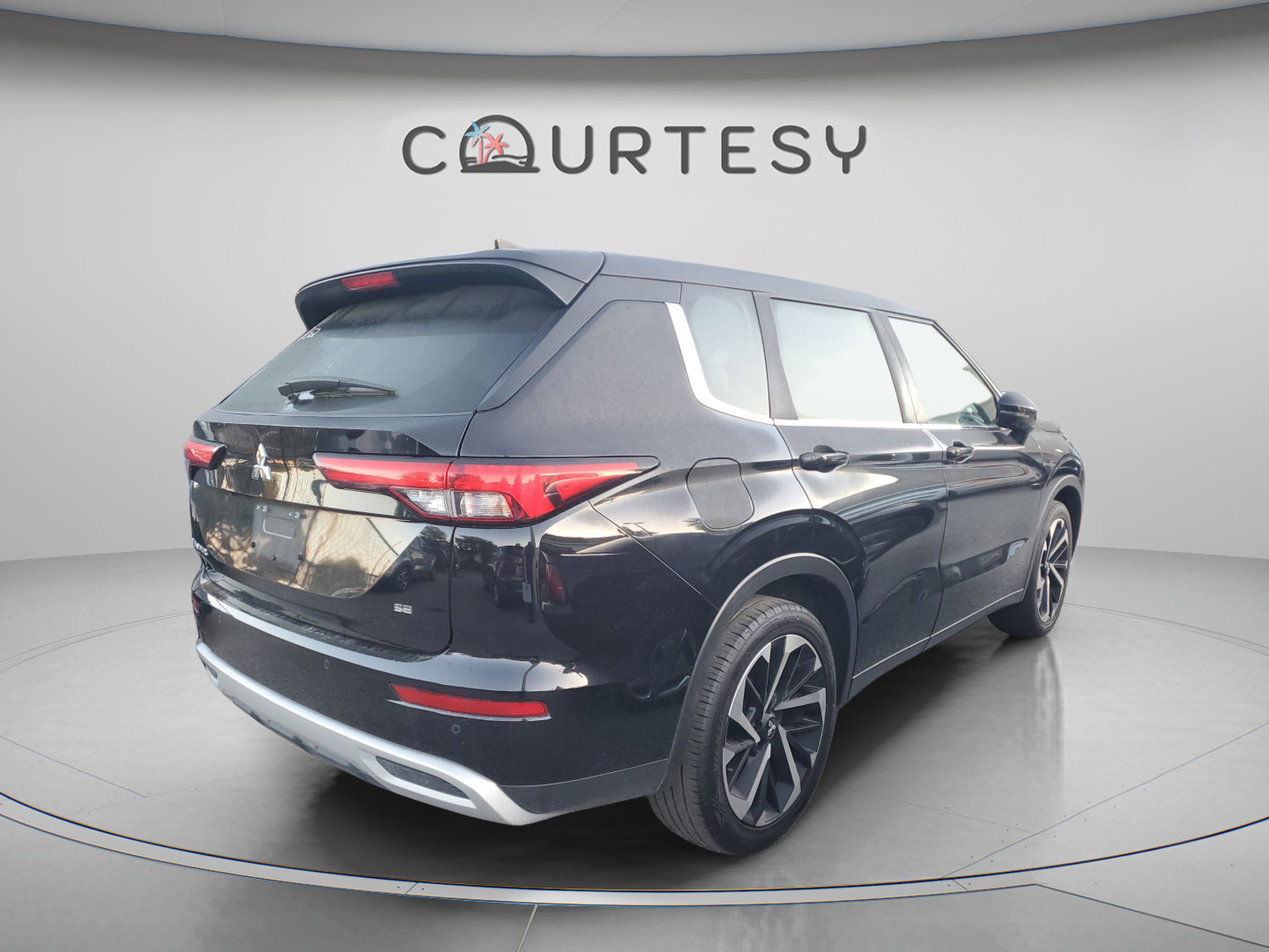 Used 2024 Mitsubishi Outlander SE FWD image 14