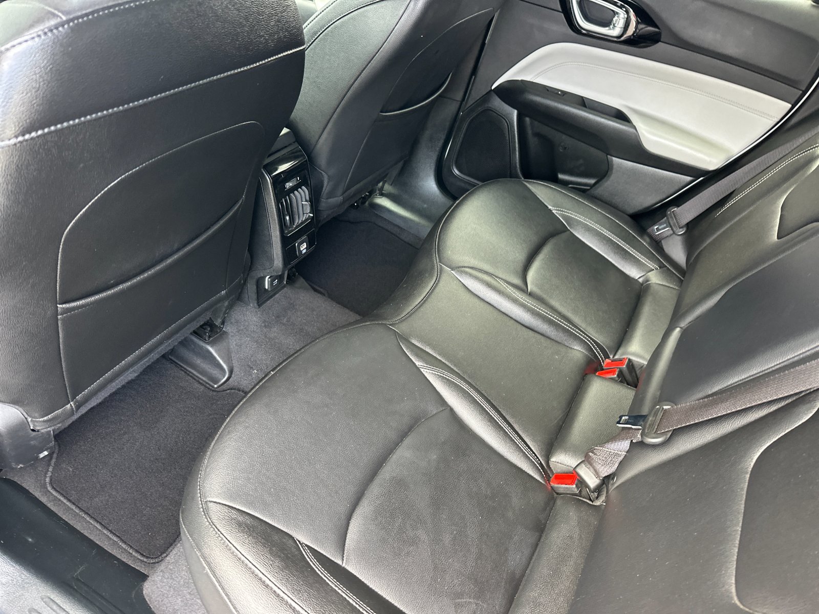 Used 2025 Jeep Compass Limited AWD/4WD image 11