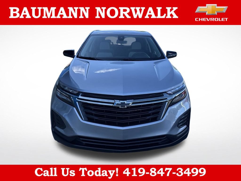 Used 2024 Chevrolet Equinox LS w/ LS Convenience Package FWD image 3