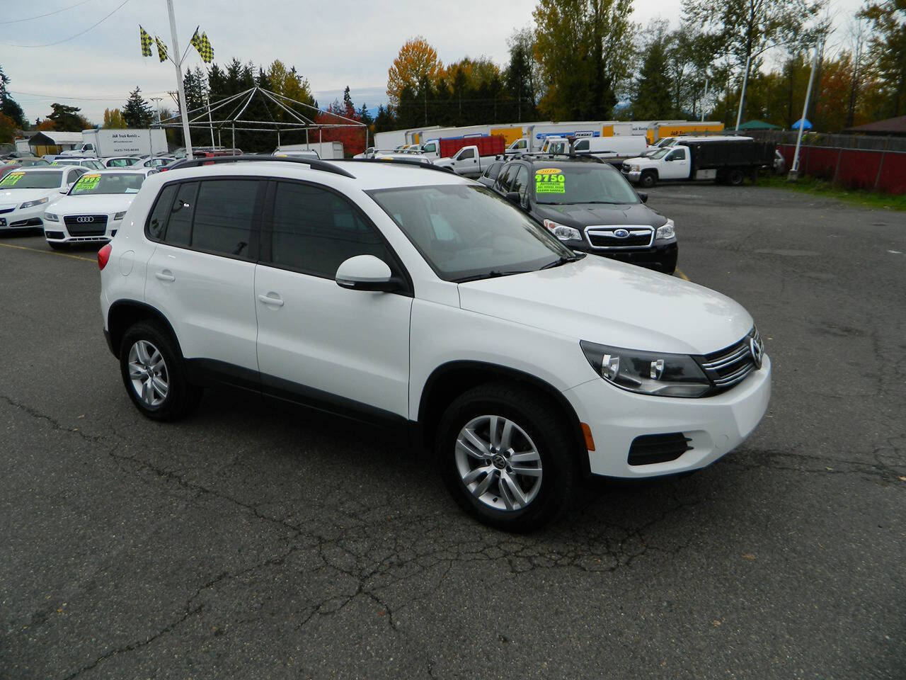 Used 2016 Volkswagen Tiguan S AWD/4WD image 2