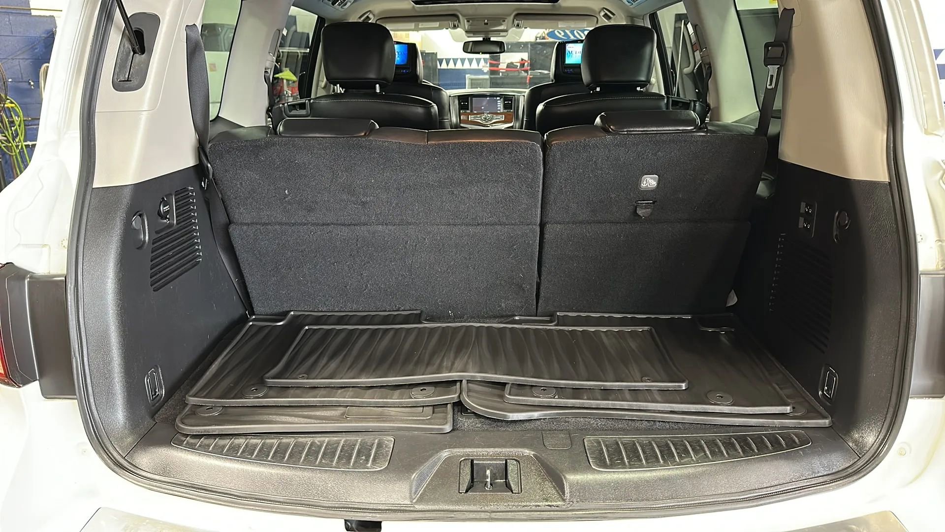 Used 2019 INFINITI QX80 Luxe w/ 22" Wheel Package image 16