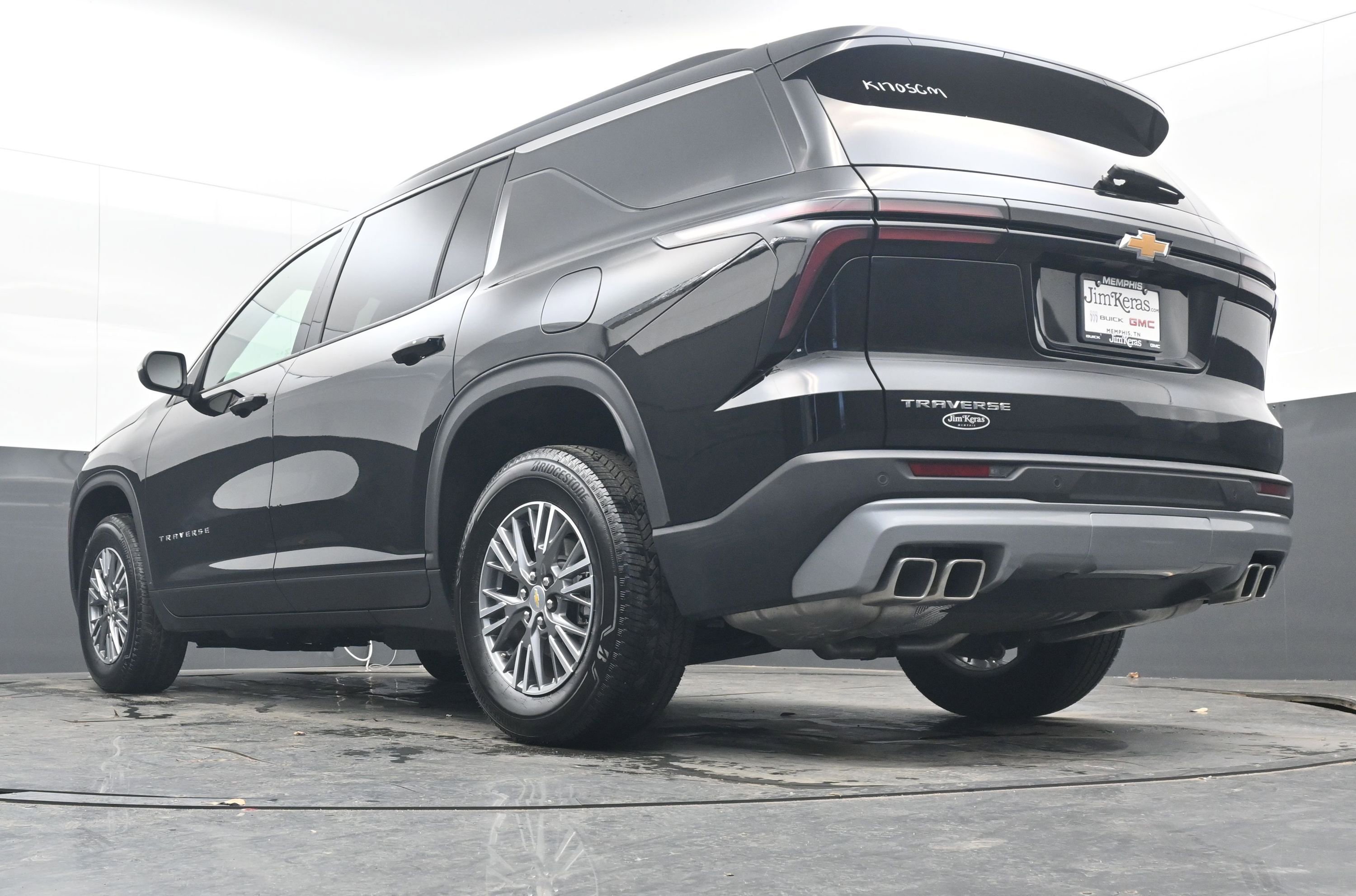 Used 2025 Chevrolet Traverse LT image 30
