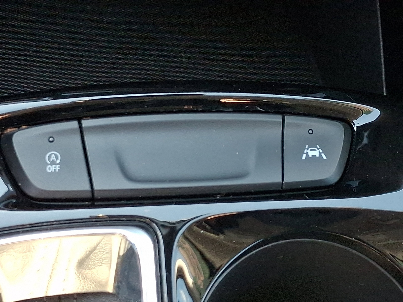 Certified 2025 Chevrolet Trax LT FWD image 25