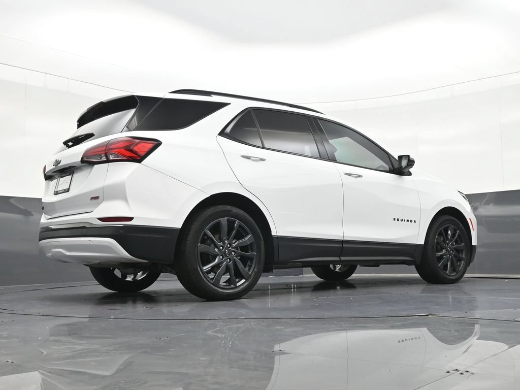 Used 2023 Chevrolet Equinox RS w/ RS Leather Package FWD image 27