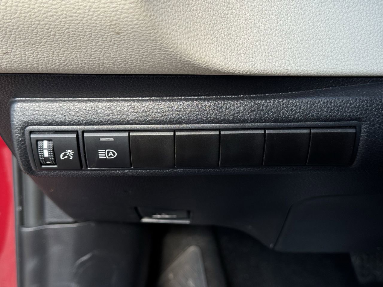 Used 2025 Toyota Corolla LE FWD image 21