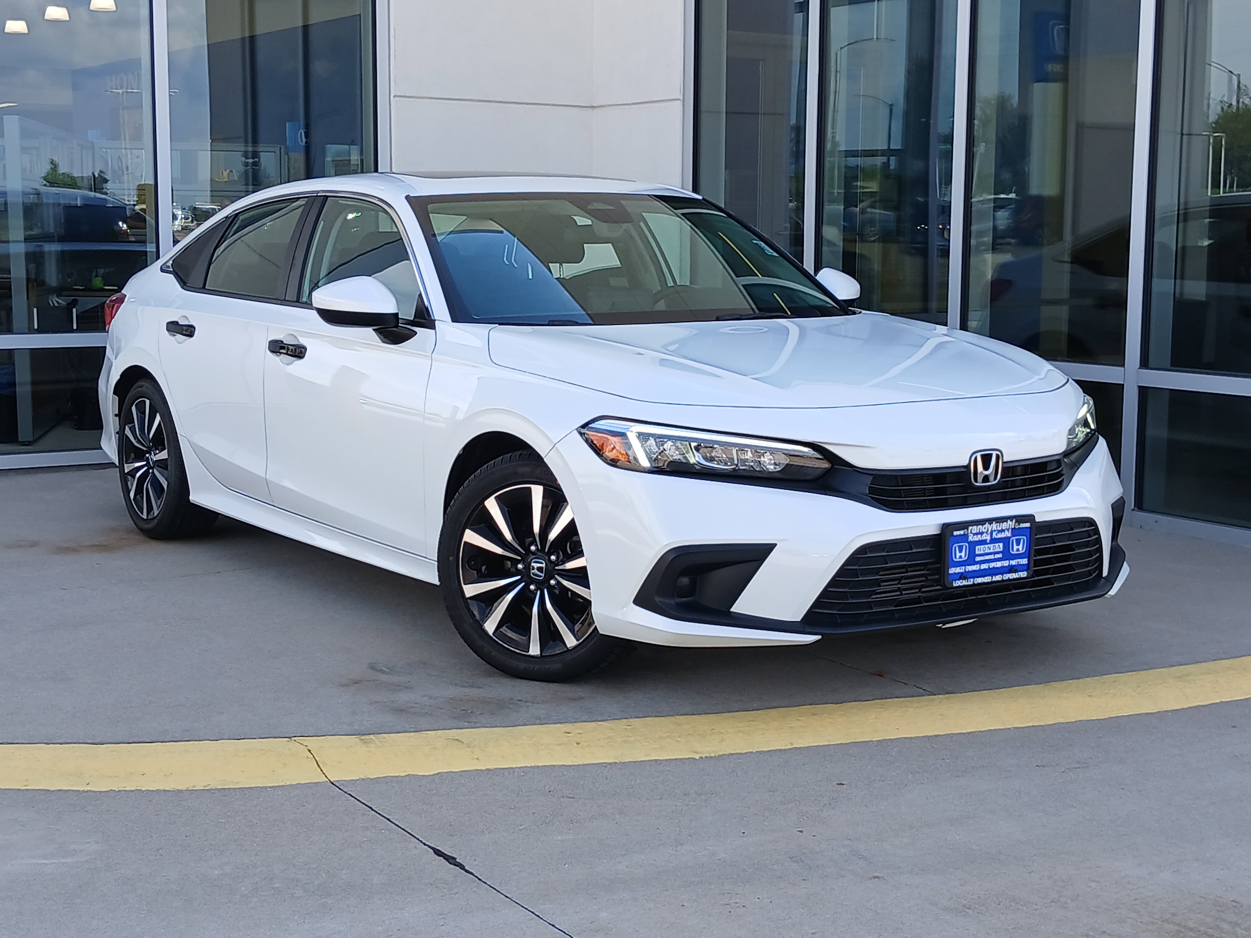 Used 2022 Honda Civic EX image 2