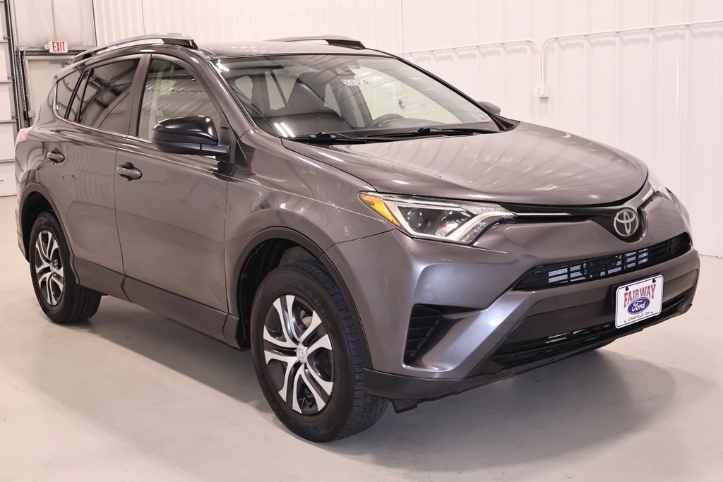 Used 2018 Toyota RAV4 LE w/ Carpet Mat Package AWD/4WD image 4