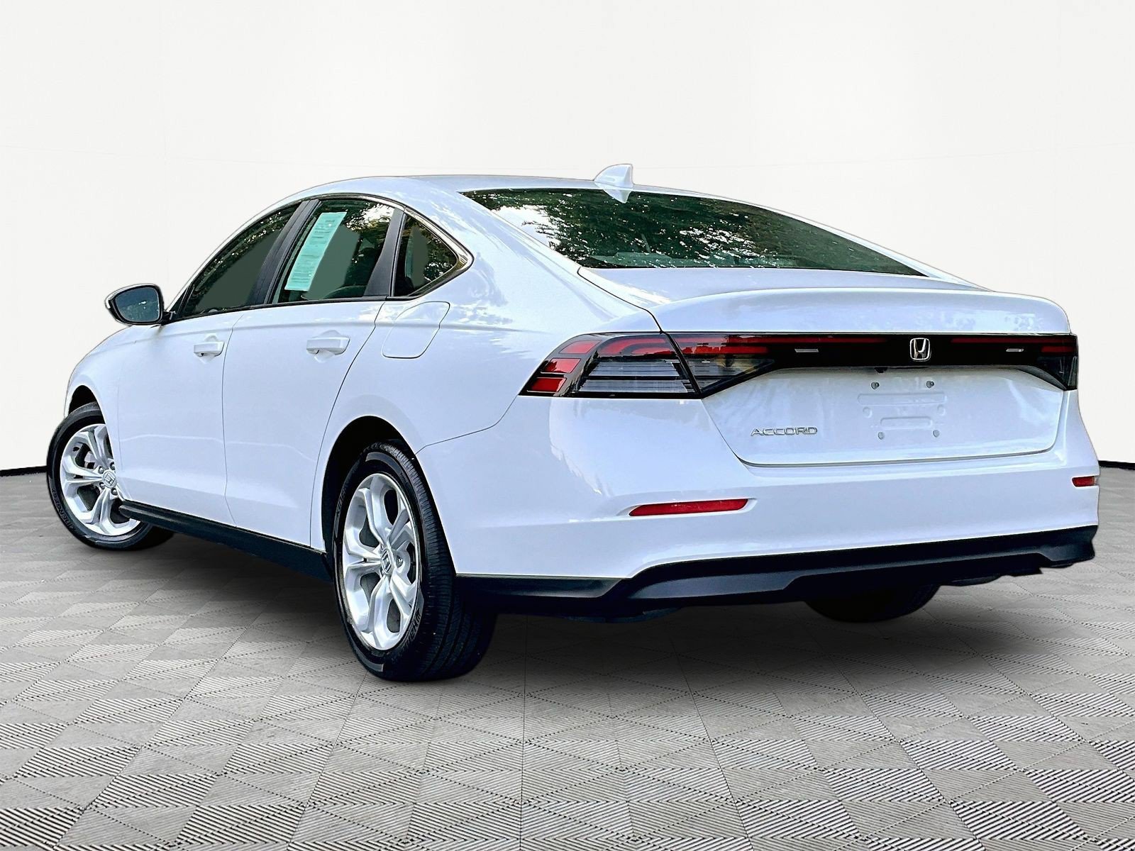 Used 2024 Honda Accord LX image 4