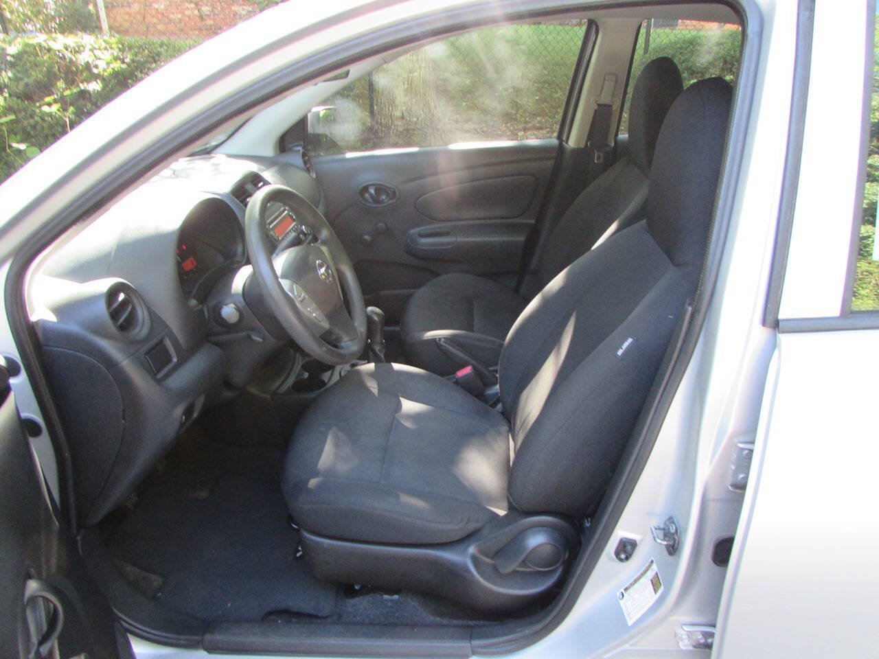 Used 2015 Nissan Versa S FWD image 17