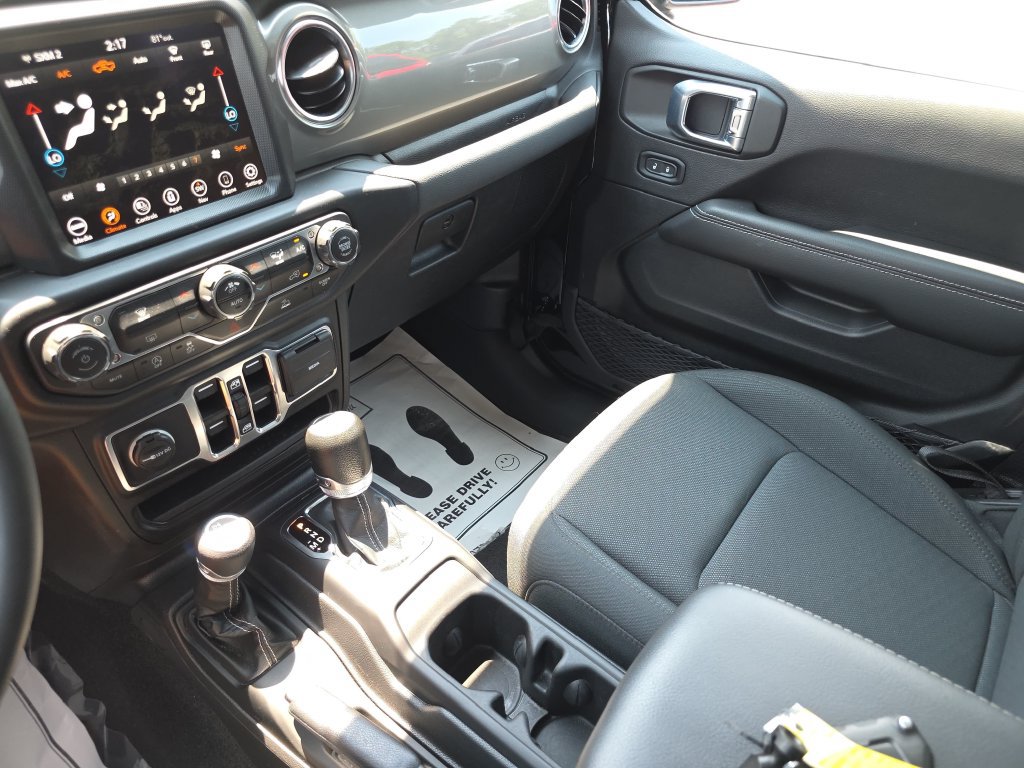 Used 2023 Jeep Gladiator Overland AWD/4WD image 25
