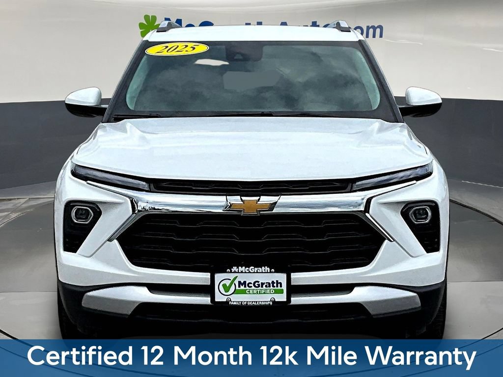 Used 2025 Chevrolet TrailBlazer LT FWD image 2