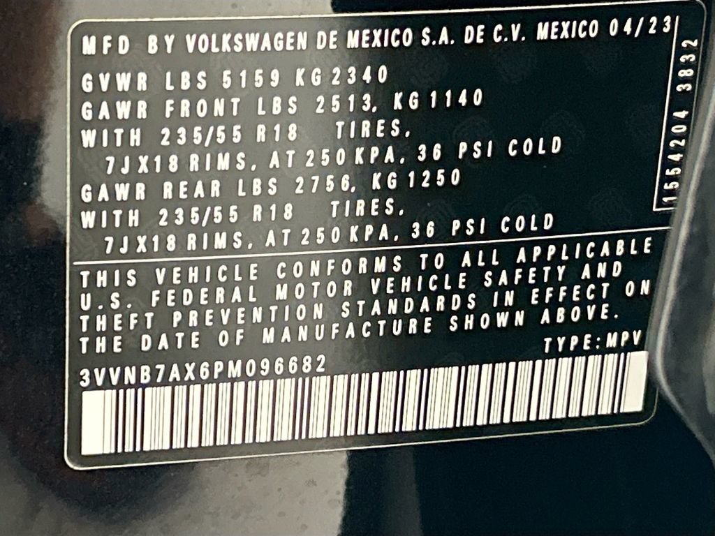 Used 2023 Volkswagen Tiguan SE w/ Panoramic Sunroof Package FWD image 33