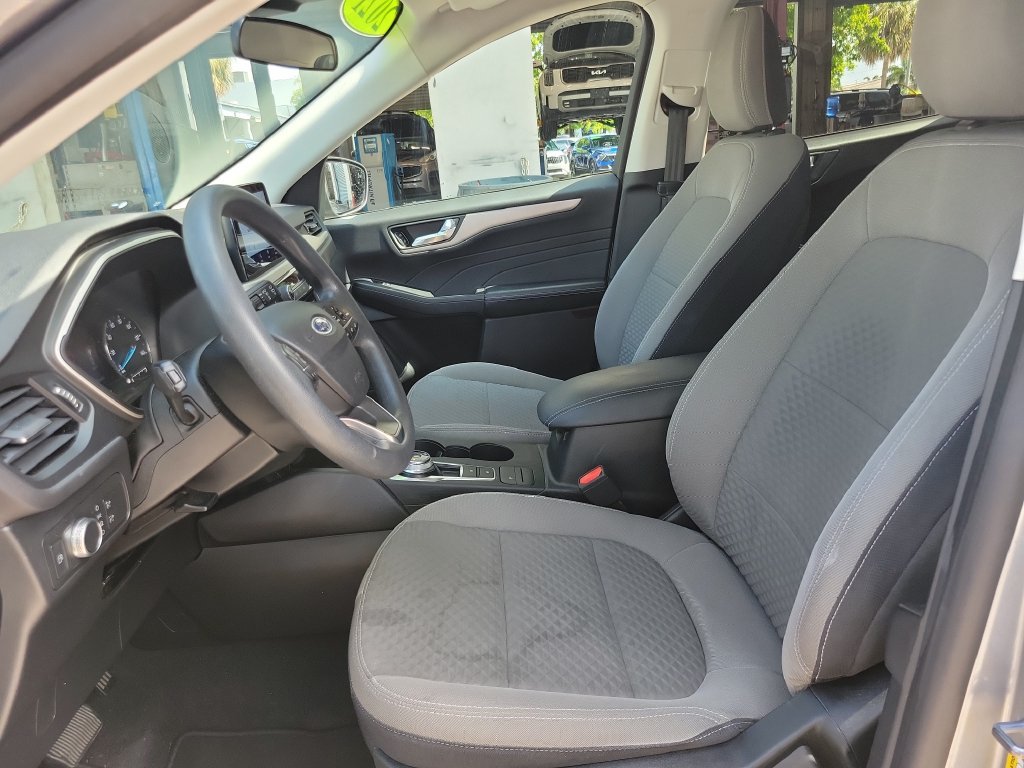 Used 2021 Ford Escape SE FWD image 12