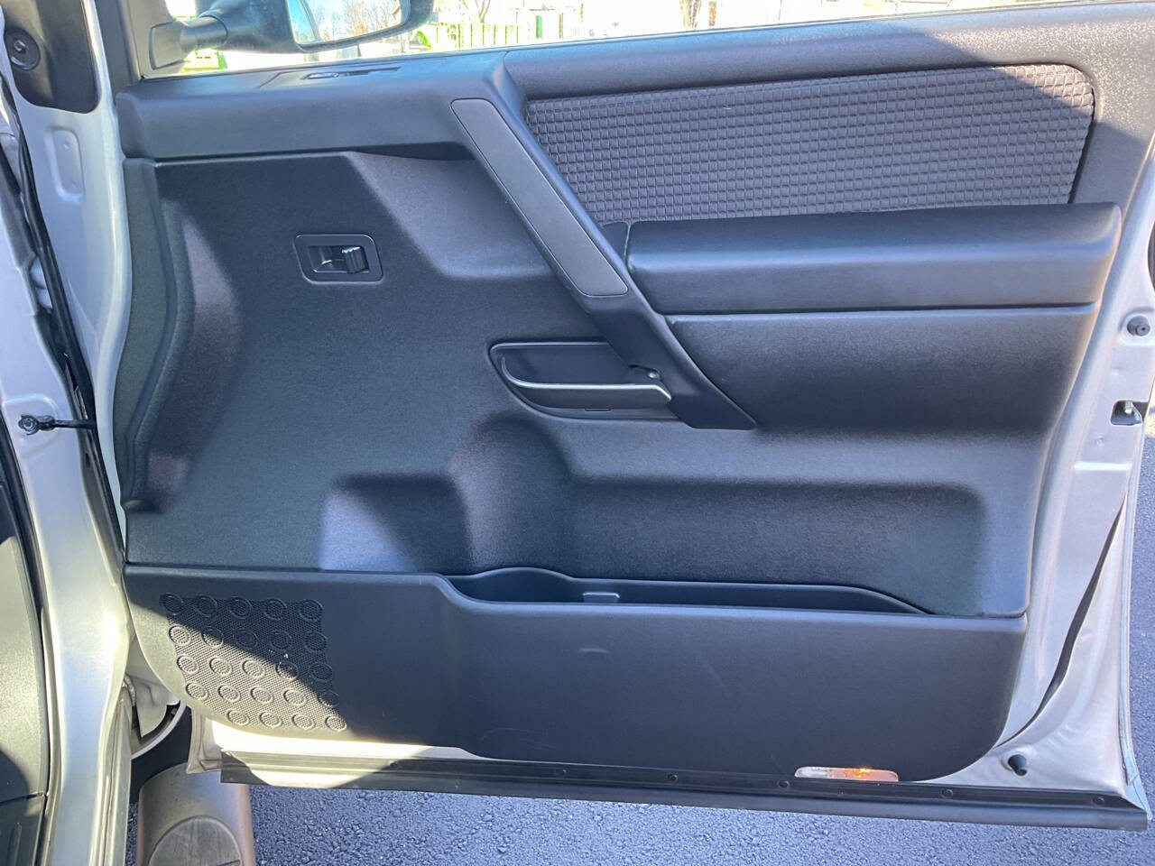 Used 2013 Nissan Titan SV w/ SV Premium Utility Pkg image 24