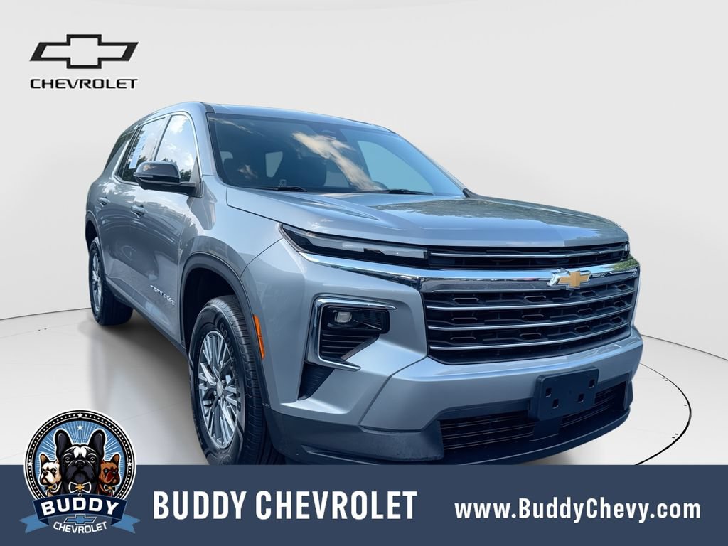 Used 2024 Chevrolet Traverse LT FWD image 1