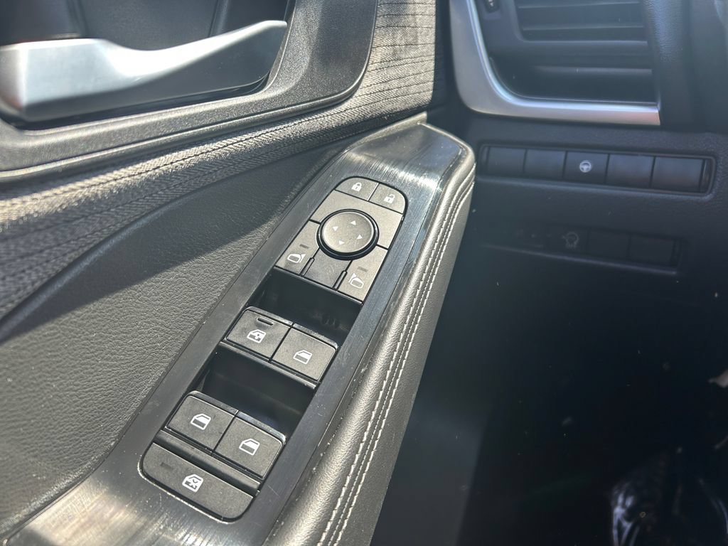 Used 2023 Nissan Rogue SV AWD/4WD image 31